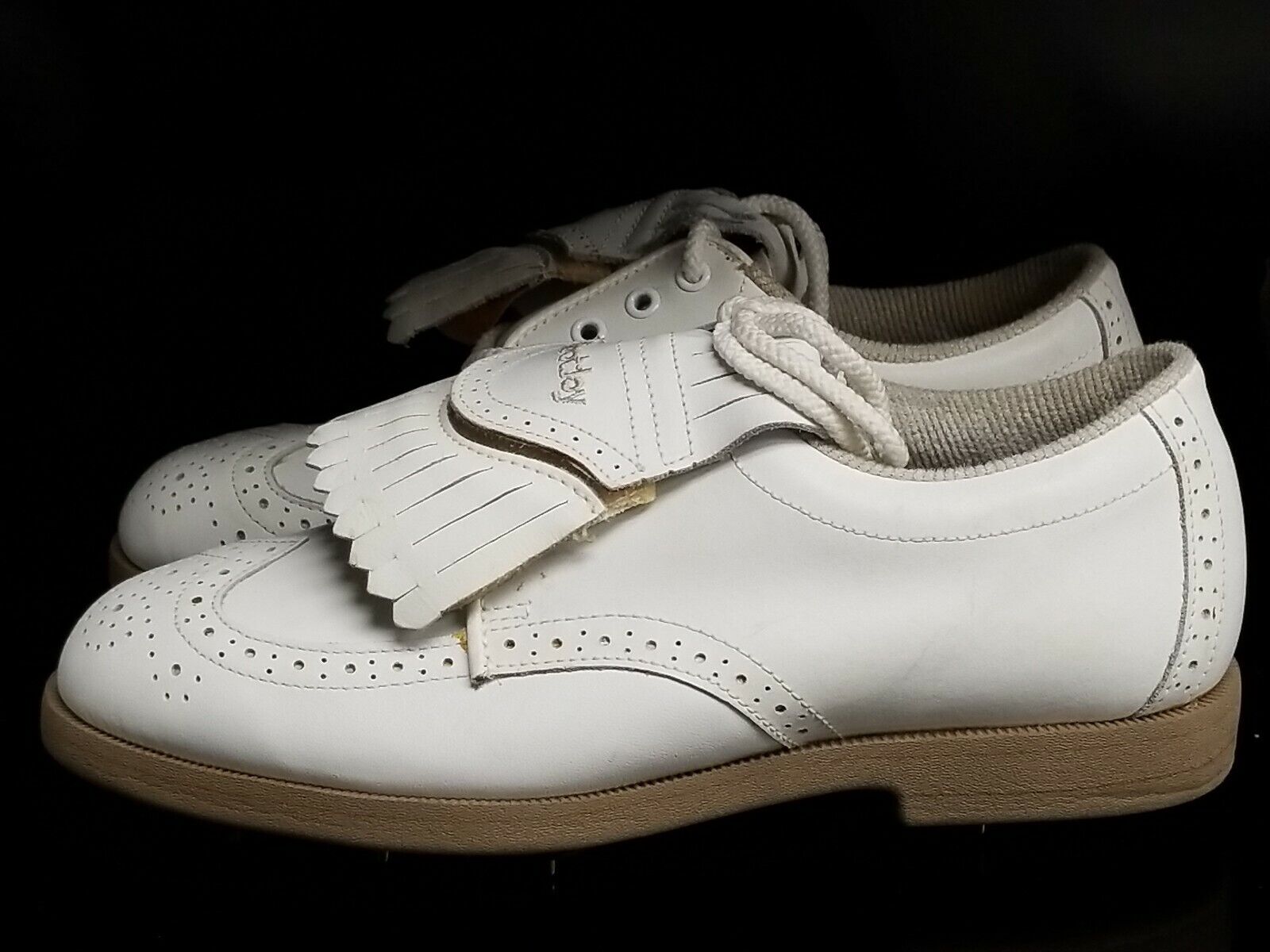 FootJoy Softjoy Terrains White Wing Tip Golf Shoes for Women Size 6M
