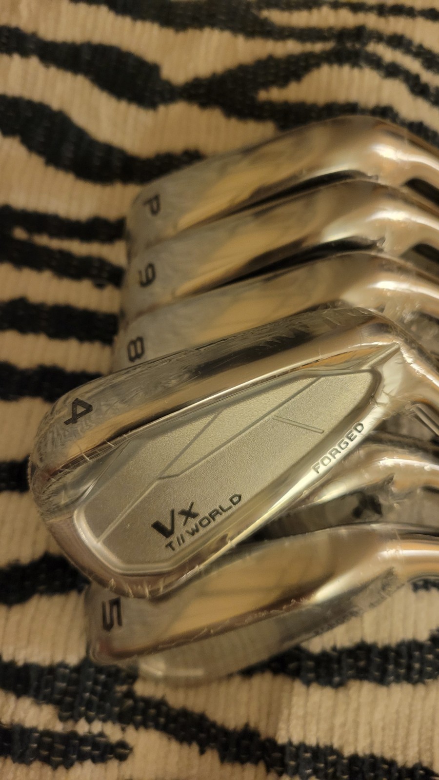 Honma tour world tw767 vx iron set