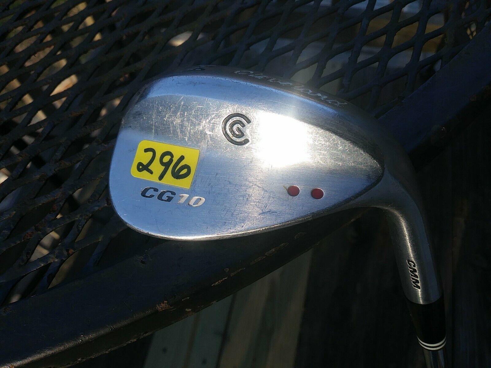 Cleveland CG10 54° -2 red dots Golf Club Wedge true temper dynamic gold RH shaft