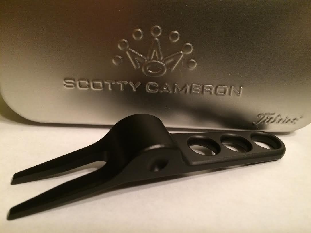 NEW Titleist Scotty Cameron Black Divot Pivot Repair Tool and Aluminum Tin