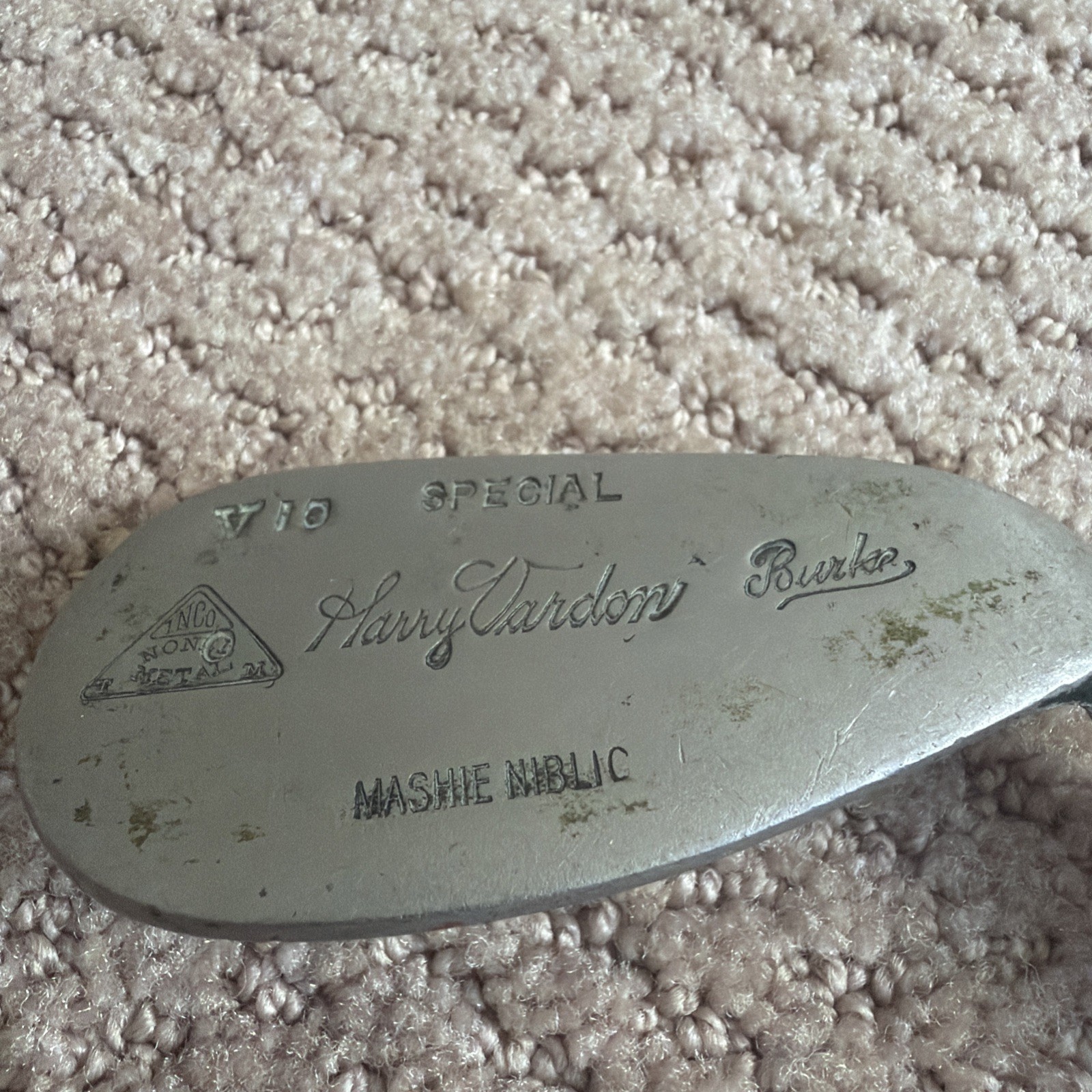 Hickory Golf Club Harry Vardon Signature Special Model V10 Mashie Niblick Burke