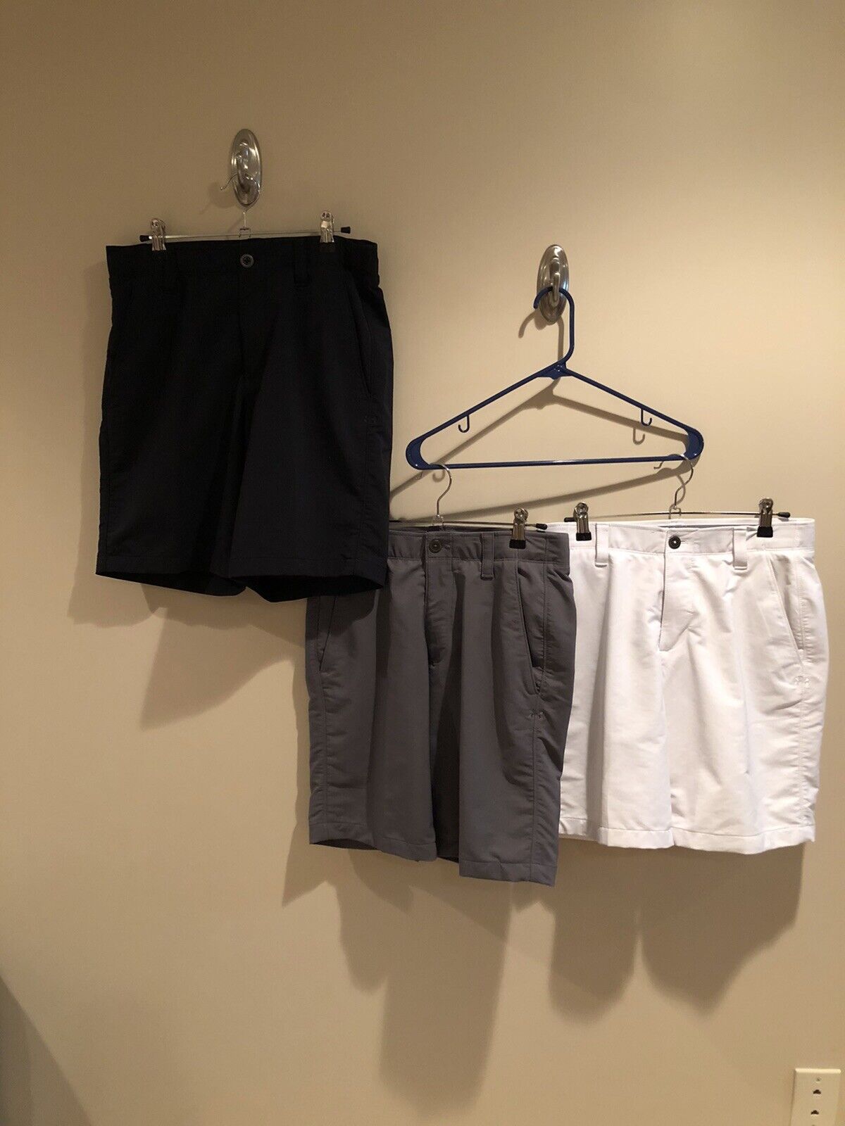 EUC Under Armour Men’s Golf Shorts Choice Of Gray Or Black 30 Waist