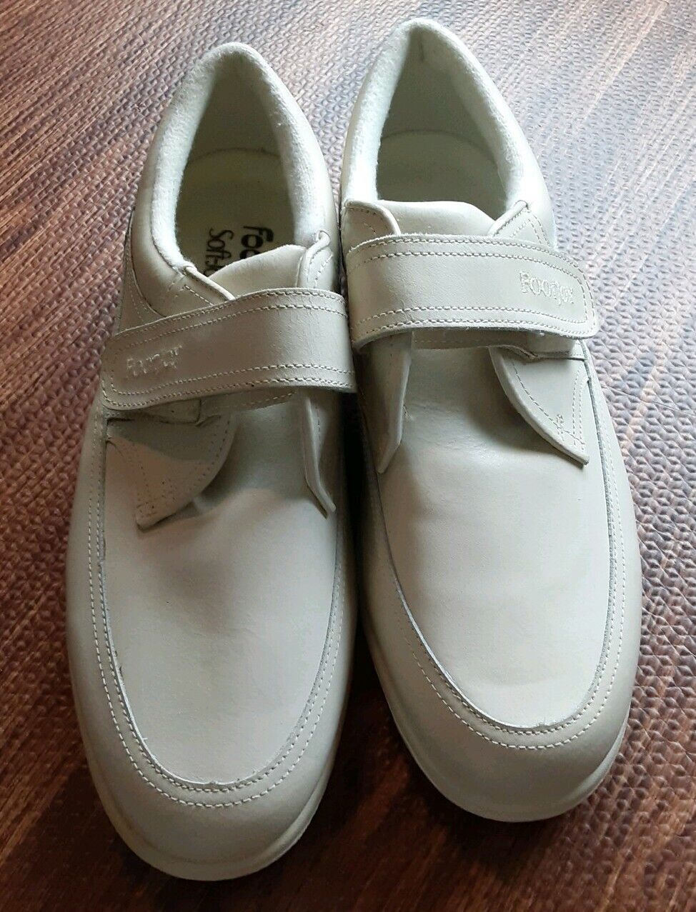FootJoy Men\'s Size 9 M Ivory Golf Shoes