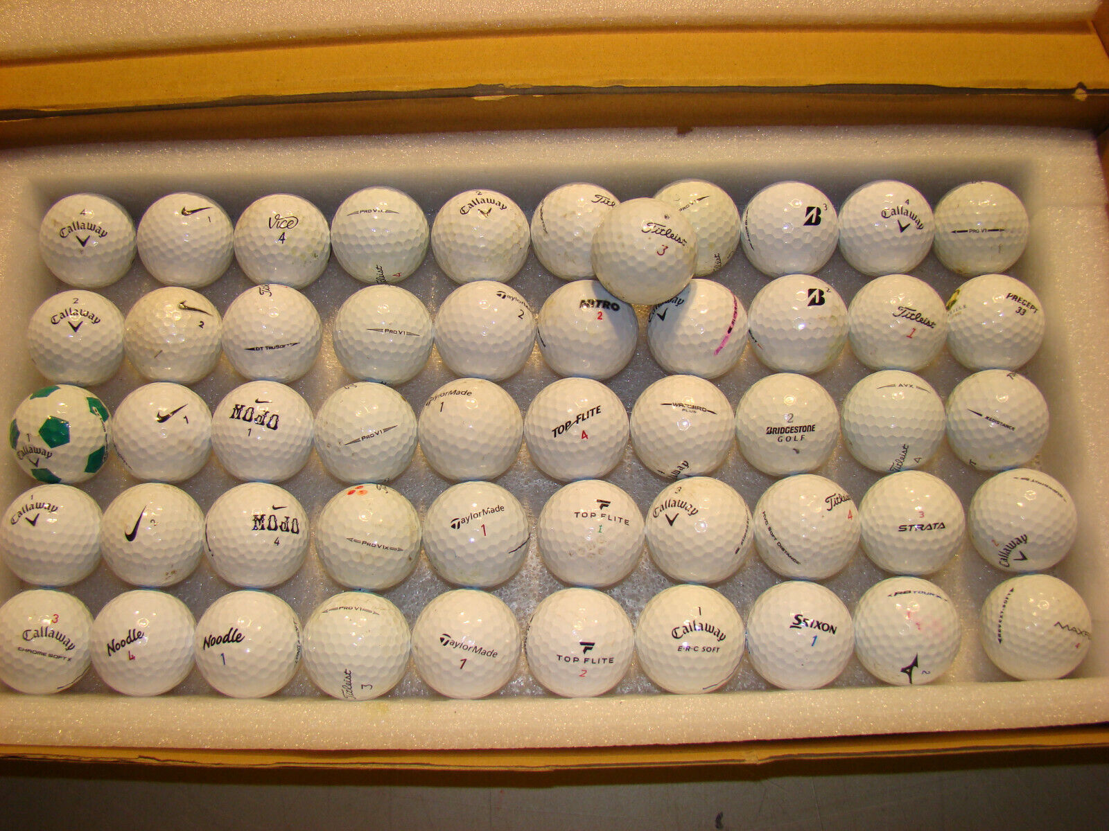 Used Mixed Lot of 50 Golf Balls Titleist Pro V1 Callaway Mojo Nike Noodle