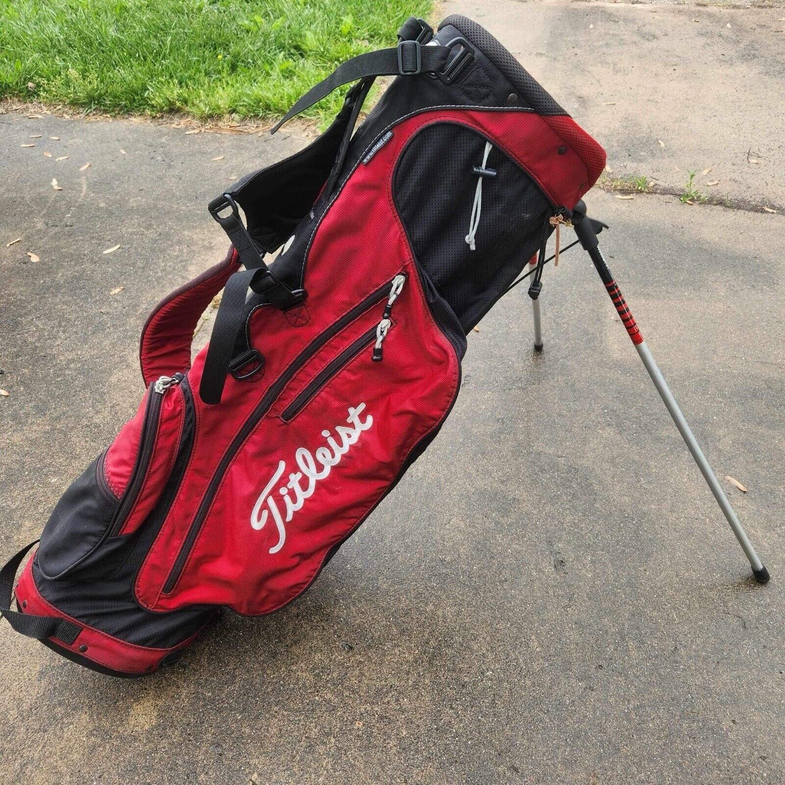Titleist Stand Carry 6-way Golf Bag  w/ E-Z Fit Strap & Rain Cover- Red
