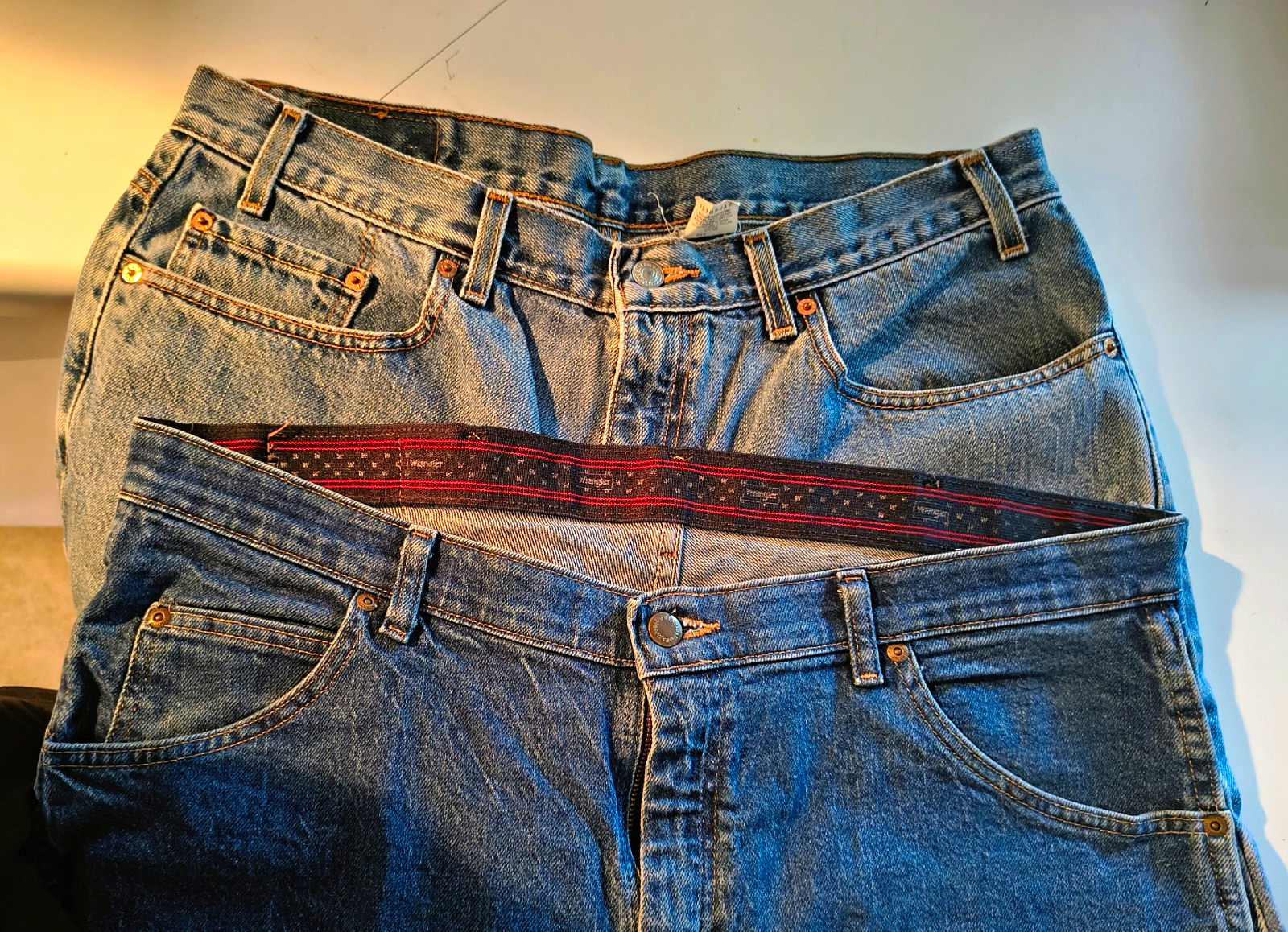 Wrangler And Levi Men\'s Regular RELAXED FIT Blue Denim Jeans Size 38x32