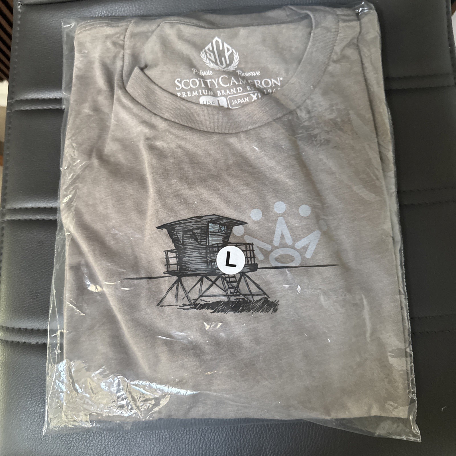 Scotty Cameron Moonlight Beach stone SS T-shirt Gallery NEW - Large Scotty Cameron Moonlight Beach stone SS T-shirt Gallery NEW - Large