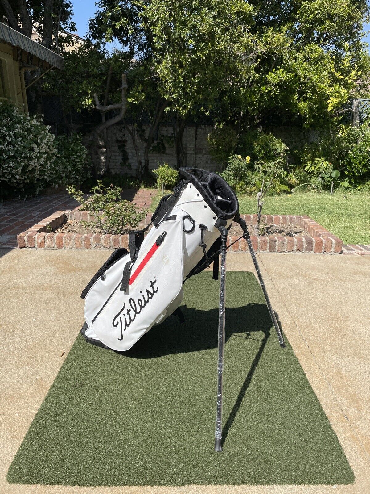TITLEIST Players 4 Stand Bag TB9SX4 110 White Black Red (READ DESCRIPTION)