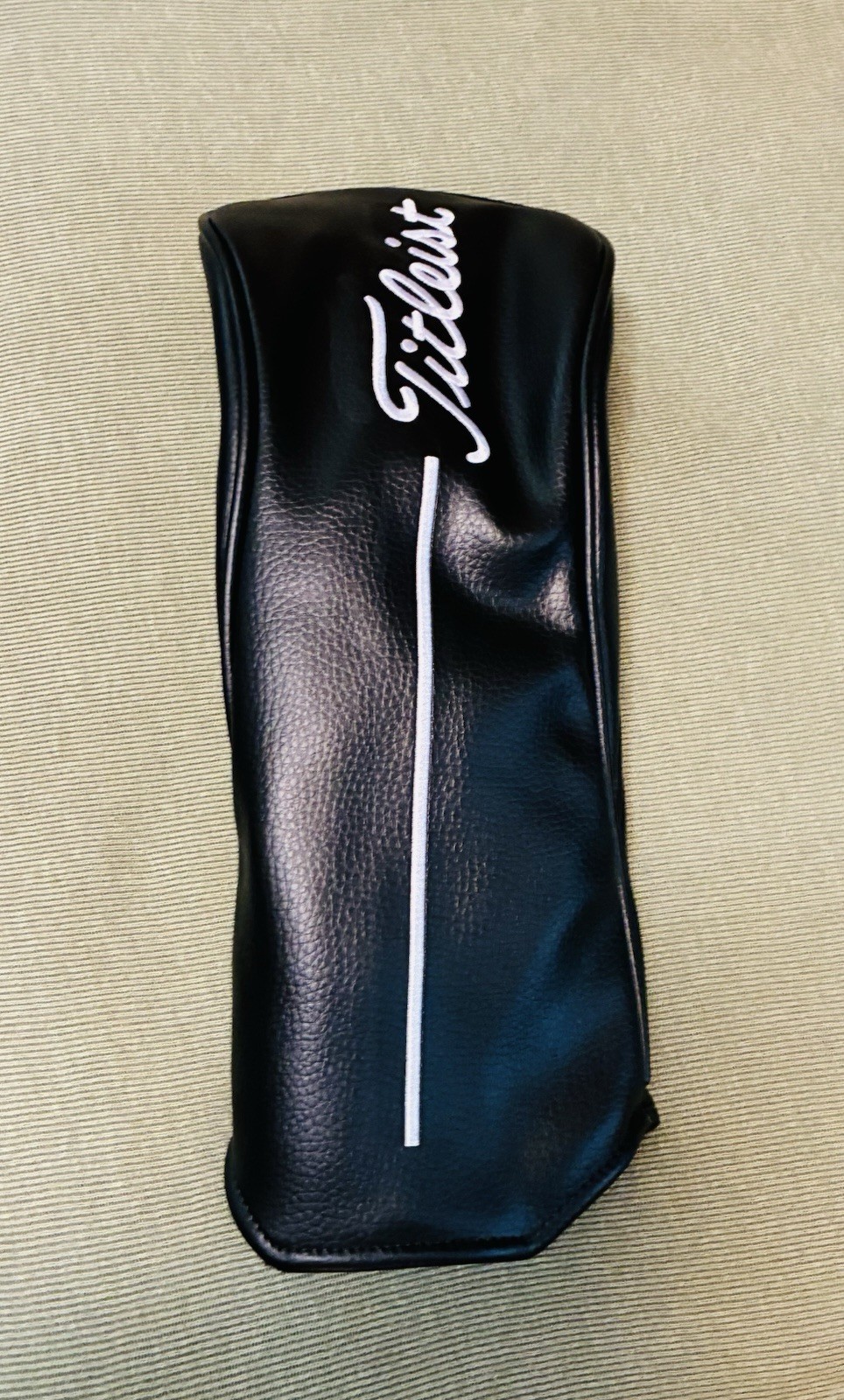 NEW Titleist Universal Leather Golf Driver Headcover Head Cover Black GT TSR TSI NEW Titleist Universal Leather Golf Driver Headcover Head Cover Black GT TSR TSI