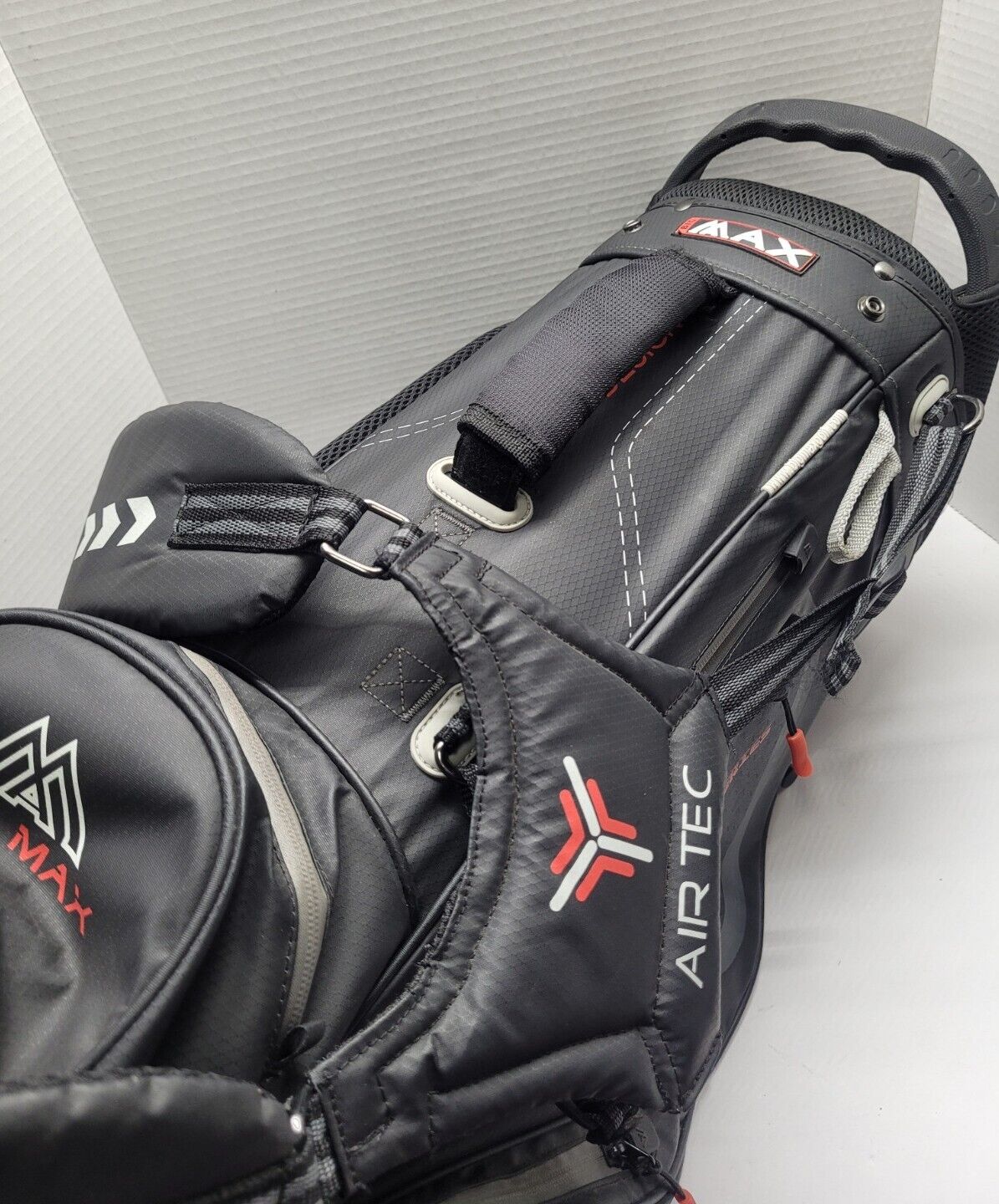 Big Max Dri Lite Hybrid Golf Bag 14 Way Divider 7 Pockets Rain Hood Black/Red