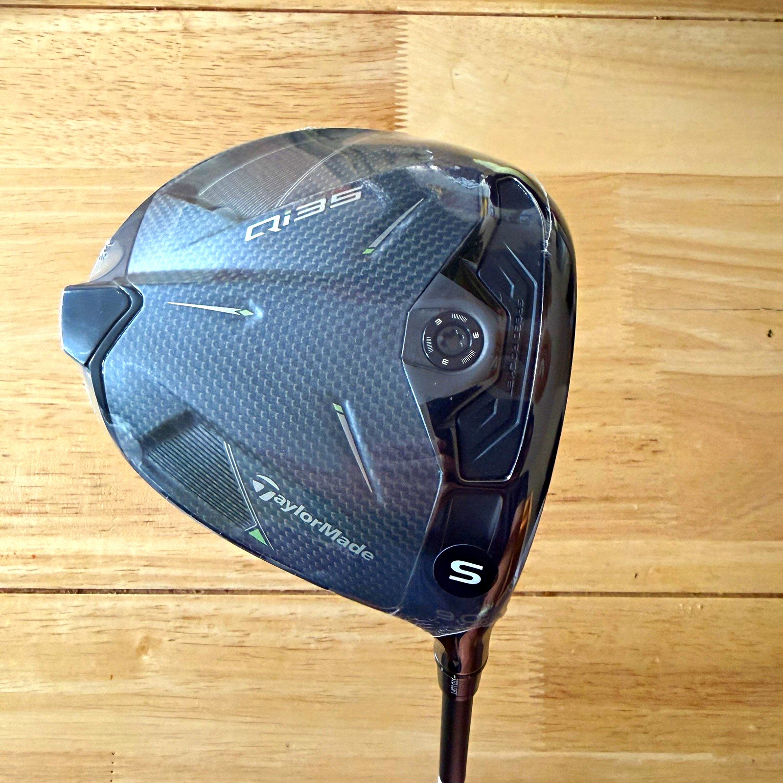 TaylorMade Qi35 Driver 9.0° Stiff Graphite Shaft Right-Hand Black/Gray TaylorMade Qi35 Driver 9.0° Stiff Graphite Shaft Right-Hand Black/Gray