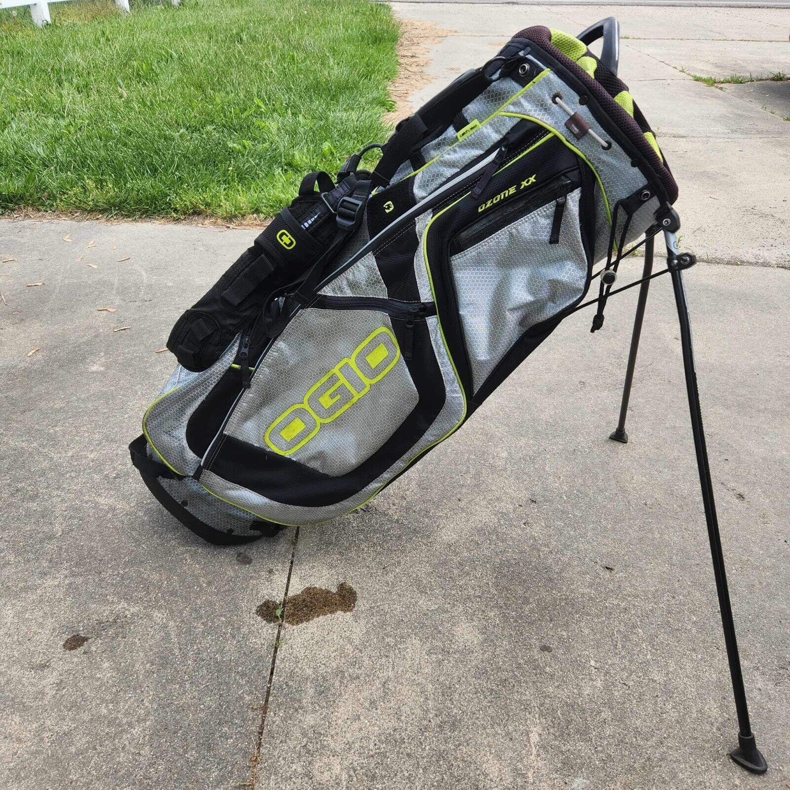 OGIO Ozone XX Golf Stand Bag 8 Way Divider w/ Dual Strap- Gray & Green