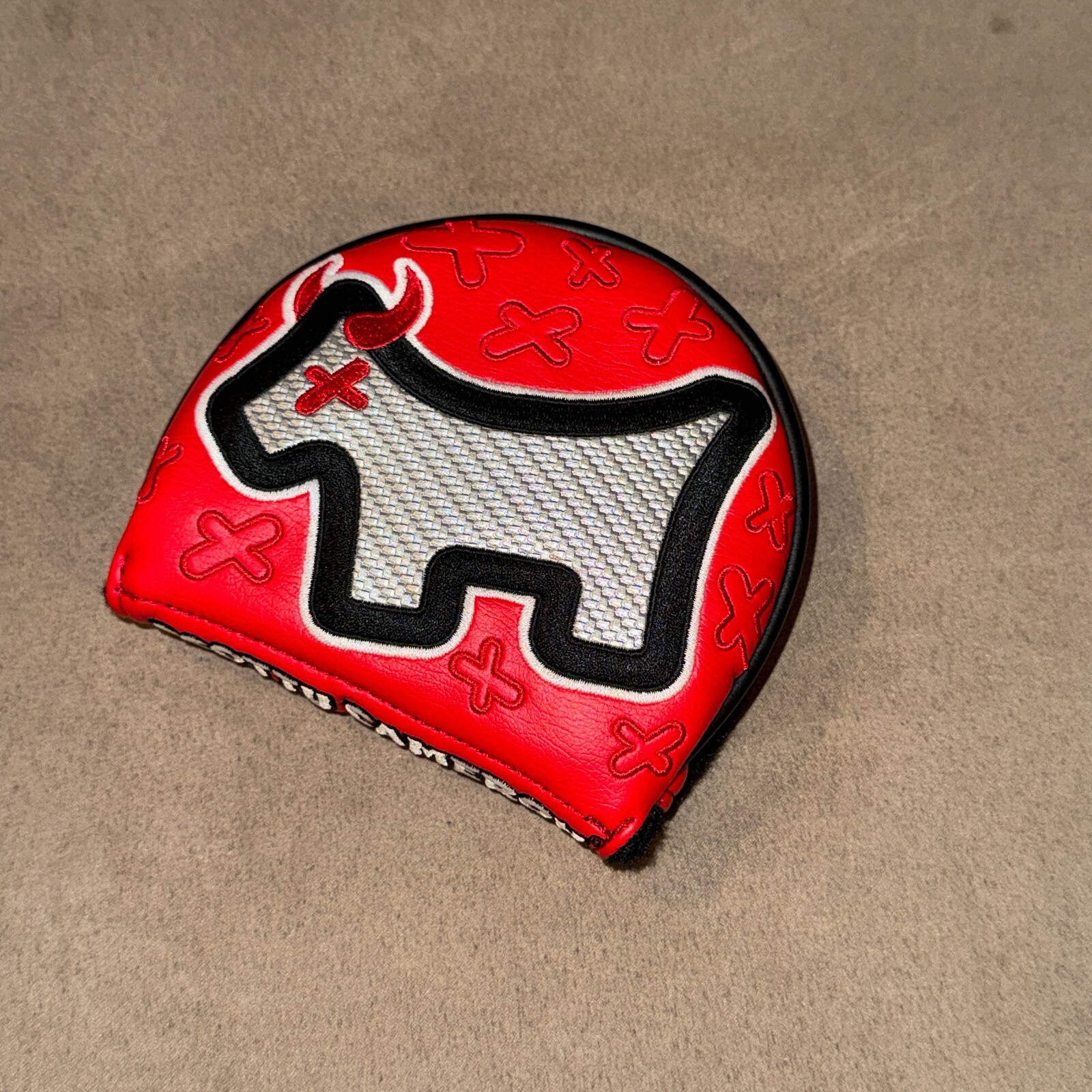 Scotty Cameron Custom Shop Red Junk Yard Dog Mid Round Putter Headcover - RIGHT