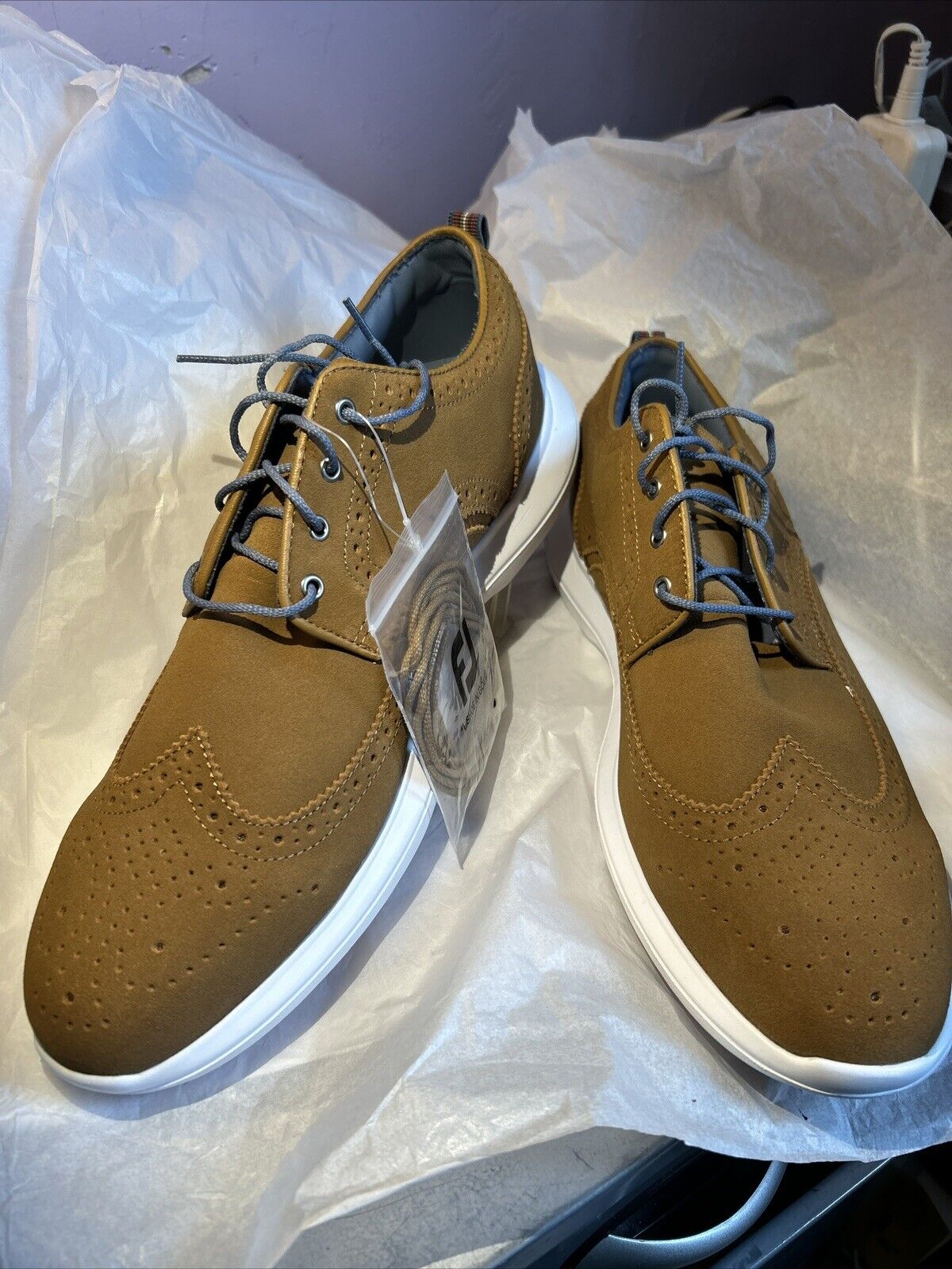NEW Men\'s FootJoy Flex LE1 Spikeless Golf Shoes 56111 Tan Suede Sz 11.5M Lace1+