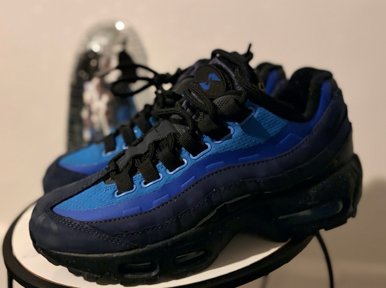 Nike Air Max 95 Teens Low Top Lace-Up Suede Sneakers Blue/Black Colorblock Nike Air Max 95 Teens Low Top Lace-Up Suede Sneakers Blue/Black Colorblock