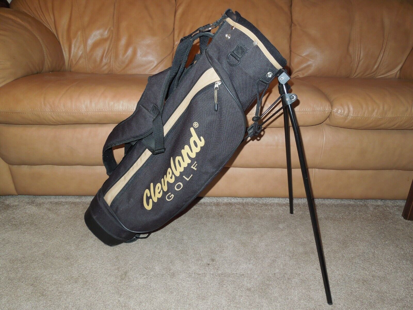 Cleveland Golf Black Youth Golf Carry / Stand Bag + Shoulder Strap / Harness