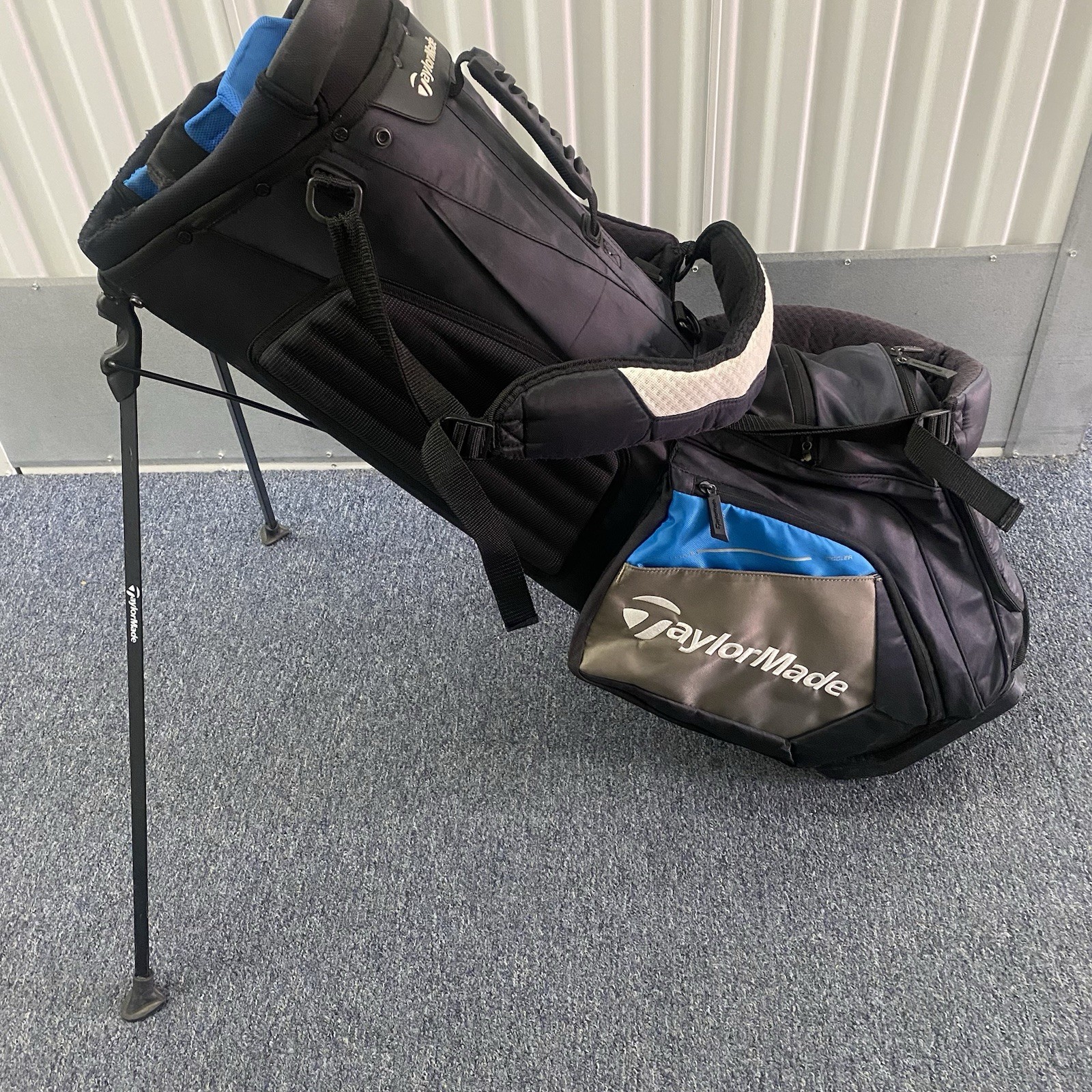 Taylormade Golf Purelite Lightweight Stand Bag Blue/Black Dual Strap , 5 Way Taylormade Golf Purelite Lightweight Stand Bag Blue/Black Dual Strap , 5 Way