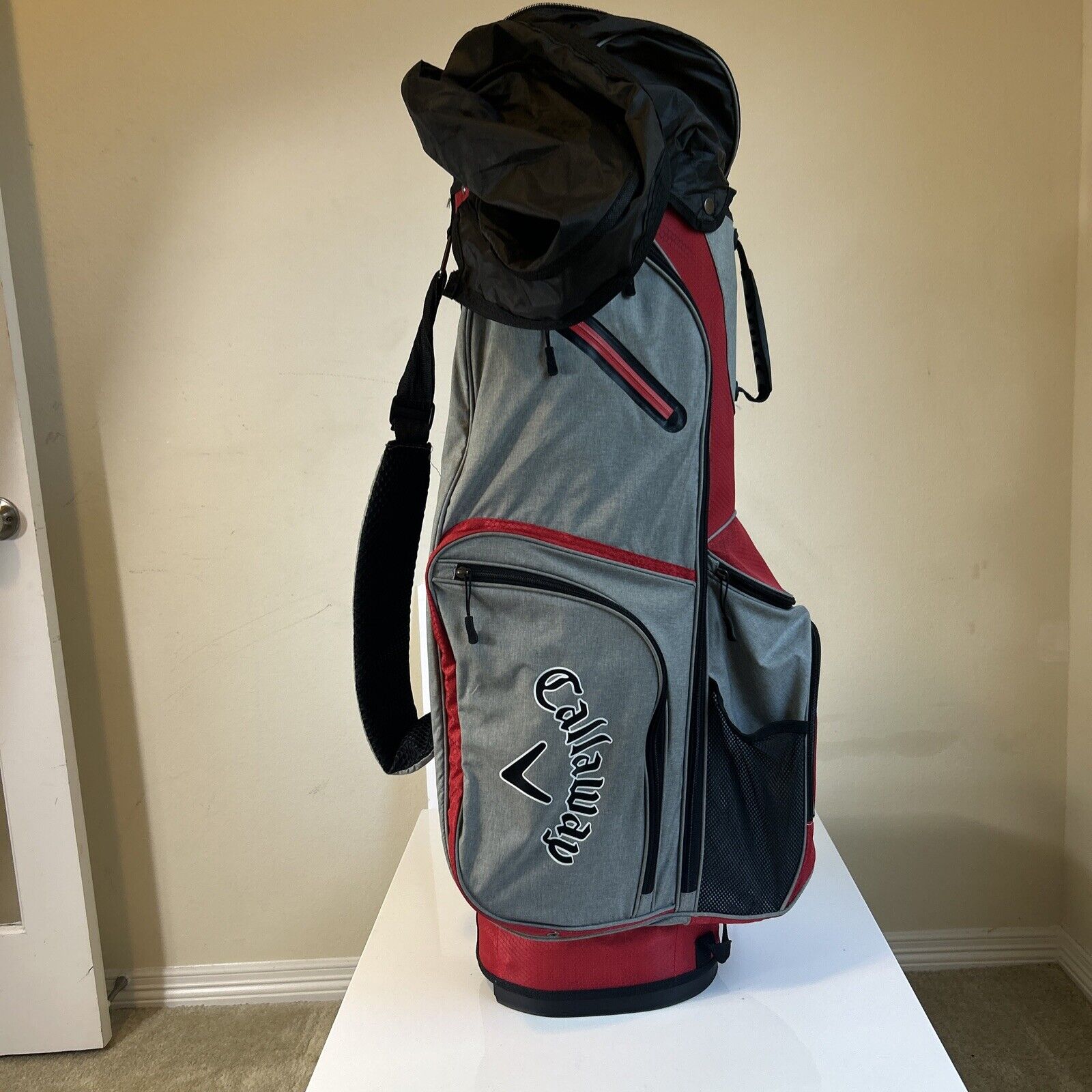 Callaway 14 Way 8 Pocket Gray/Red Cart Carry Golf Bag, With Rain Cover.