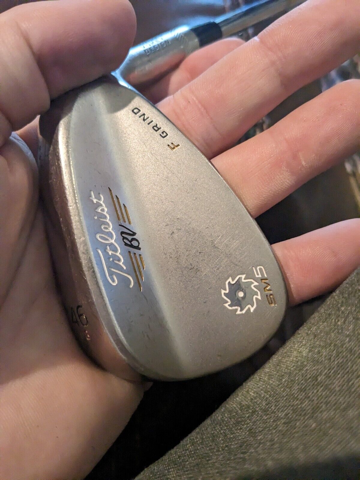 Right Titleist sm5 gold nickel 46 wedge. pitching.vokey