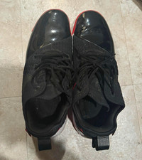 Nike Men’s Low Top Lace-Up Athletic Sneakers Black Red White Solid picture